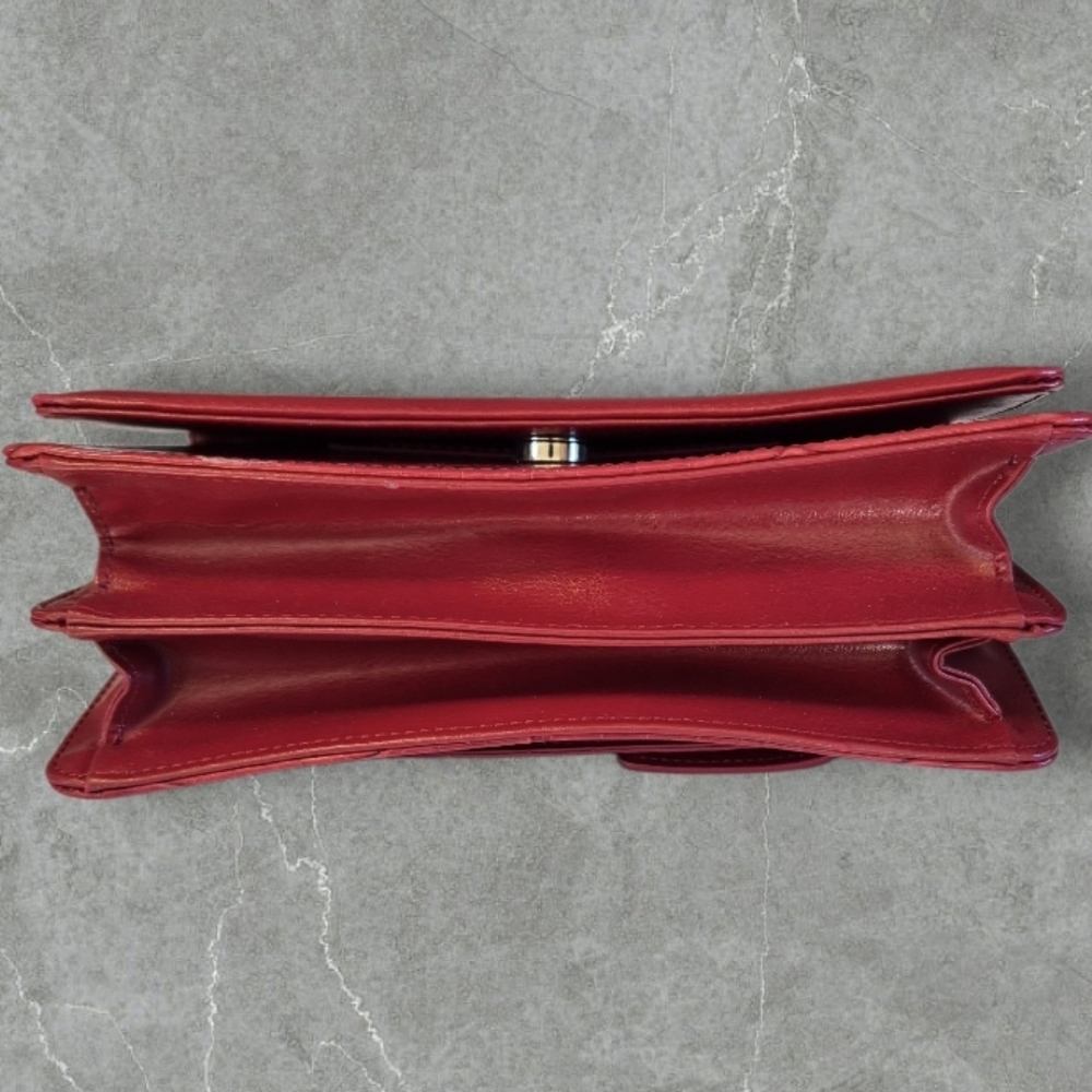 Brighton Red Croc Embossed Leather Signature Heart Detail Crossbody/Handbag EUC - Picture 6 of 11